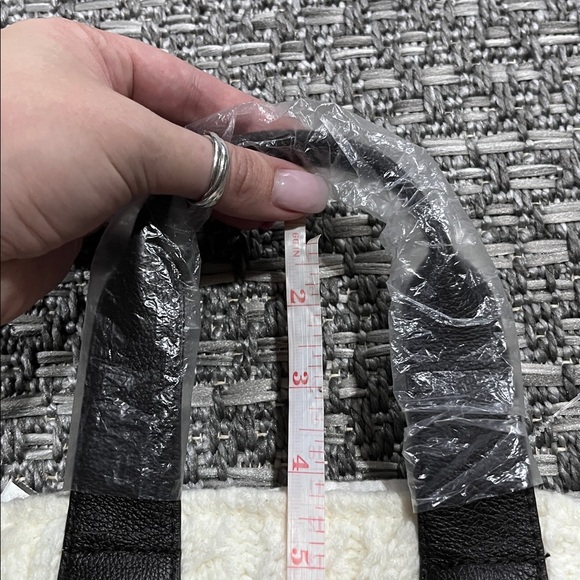 Mary Kay | Crocheted Purse - Picture 12 of 12